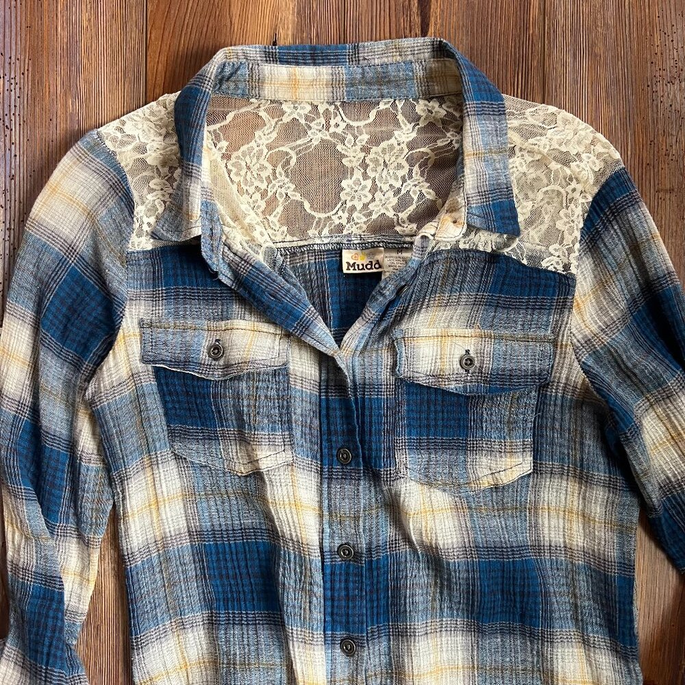 Mudd Blue Plaid Button Down Western Style Top w/Ivory Lace Shoulders Women Sz M